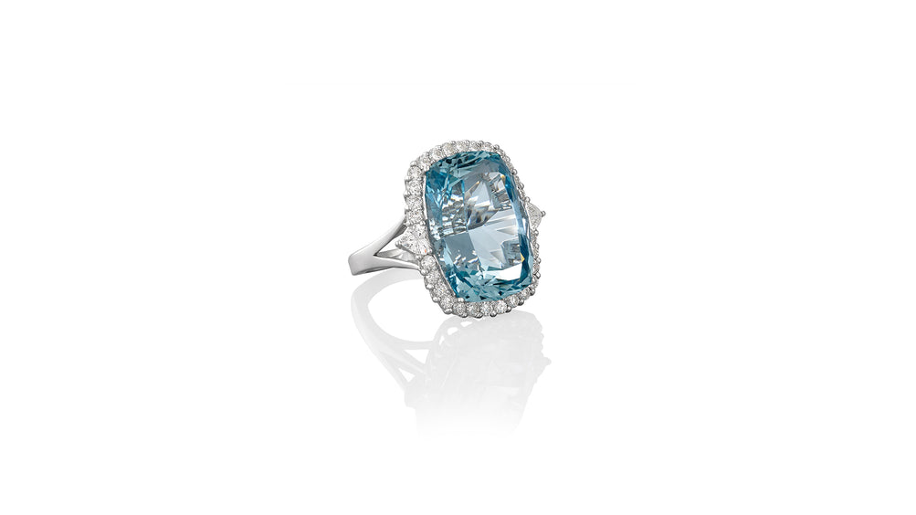Aquamarine 21ct & Diamond Ring
