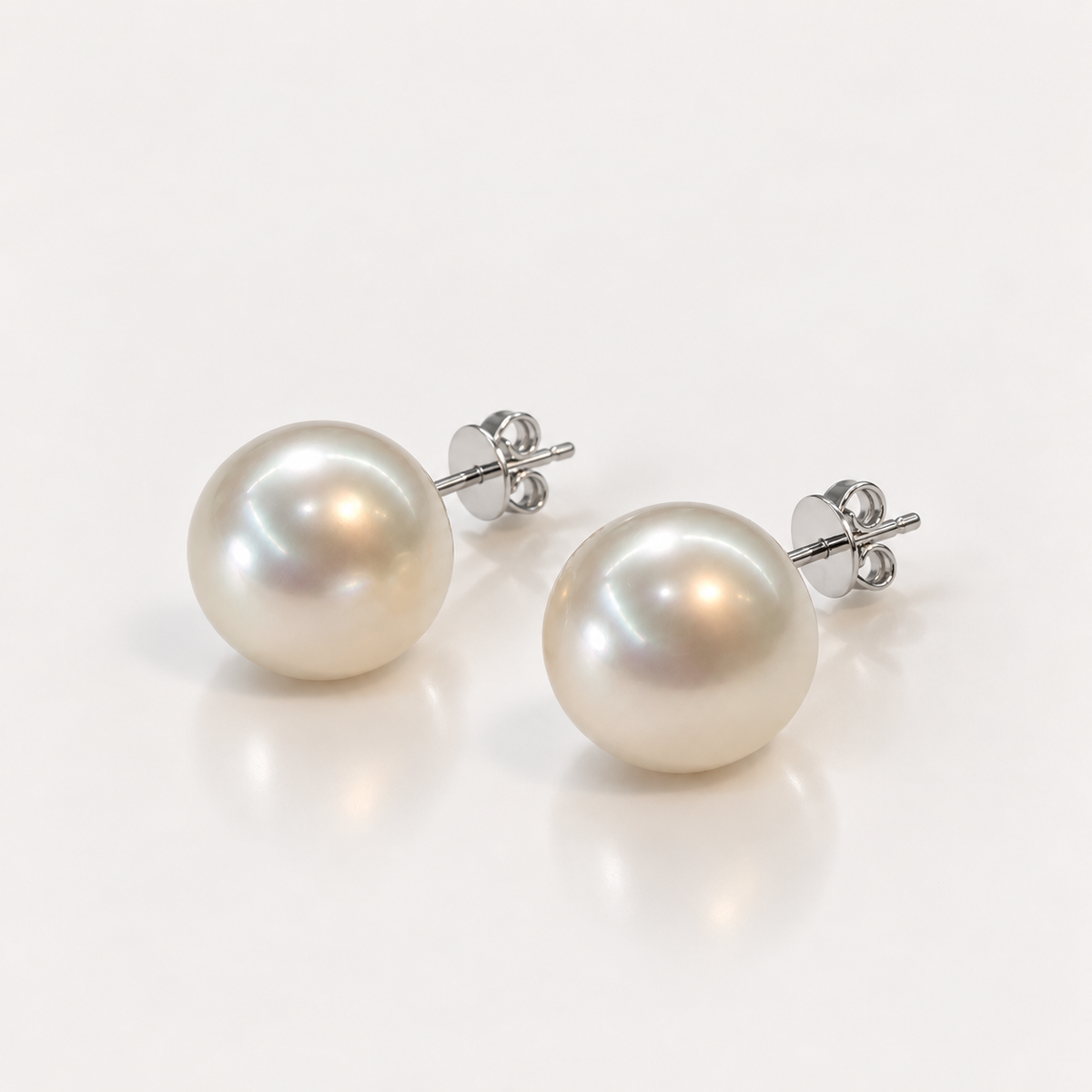 South Sea Pearl Stud Earrings – white gold