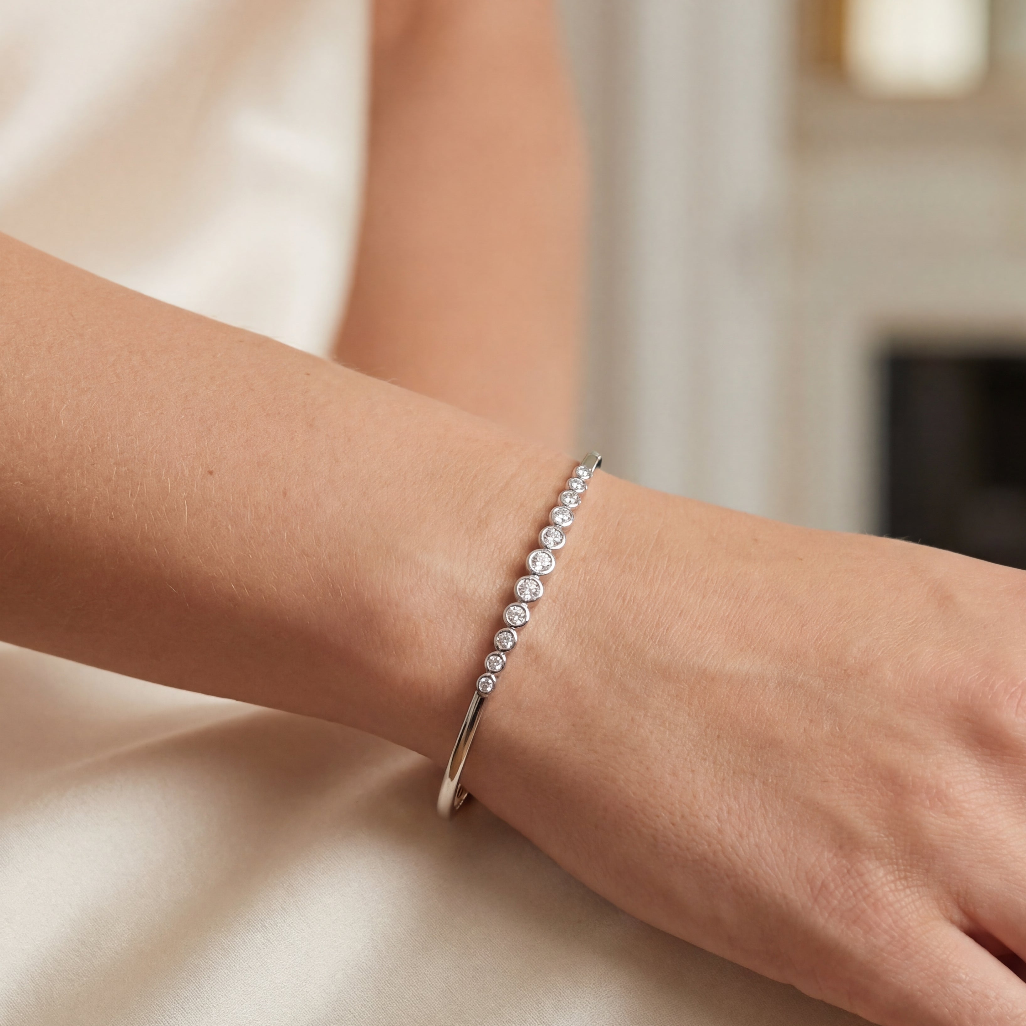Pure Line - 11 Diamonds Bezel Bangle