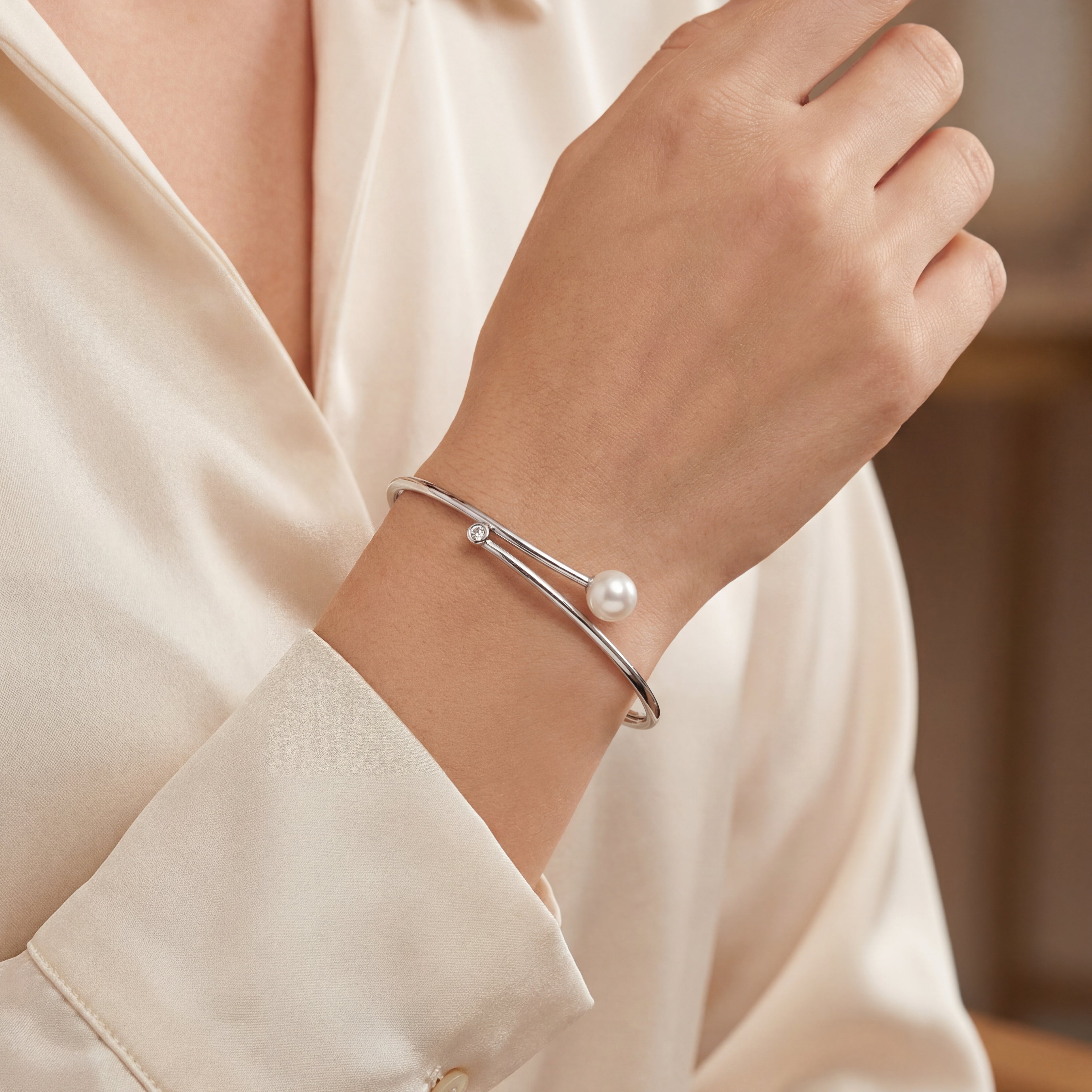 The Flow - Diamond and Pearl Bangle