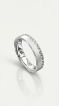 Single Row Diamond Edge Set Ring