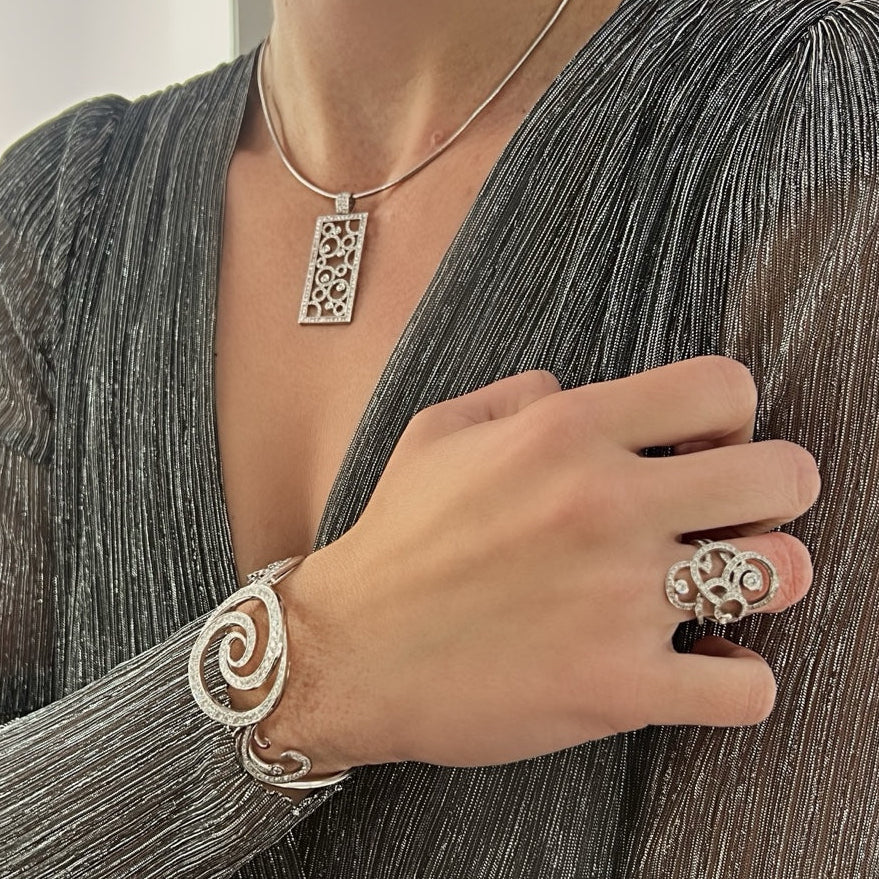 The Art Deco Diamond Pendant 2.67ct