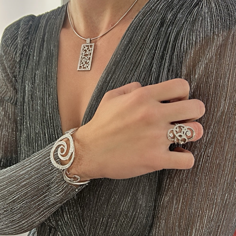 The Art Deco Diamond Bangle 2.75CT