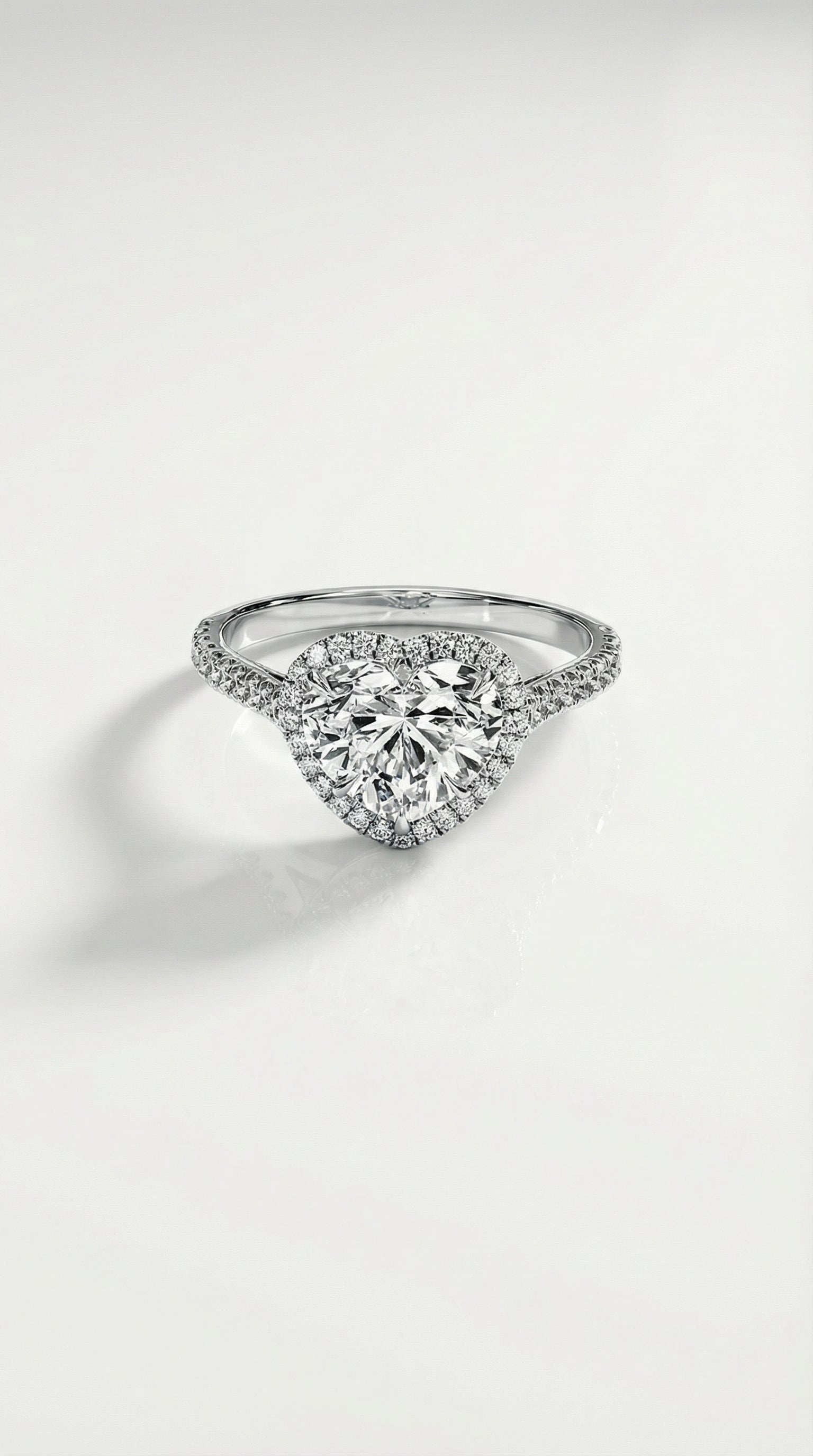 Levendi Classic - Heart Halo Engagement Ring