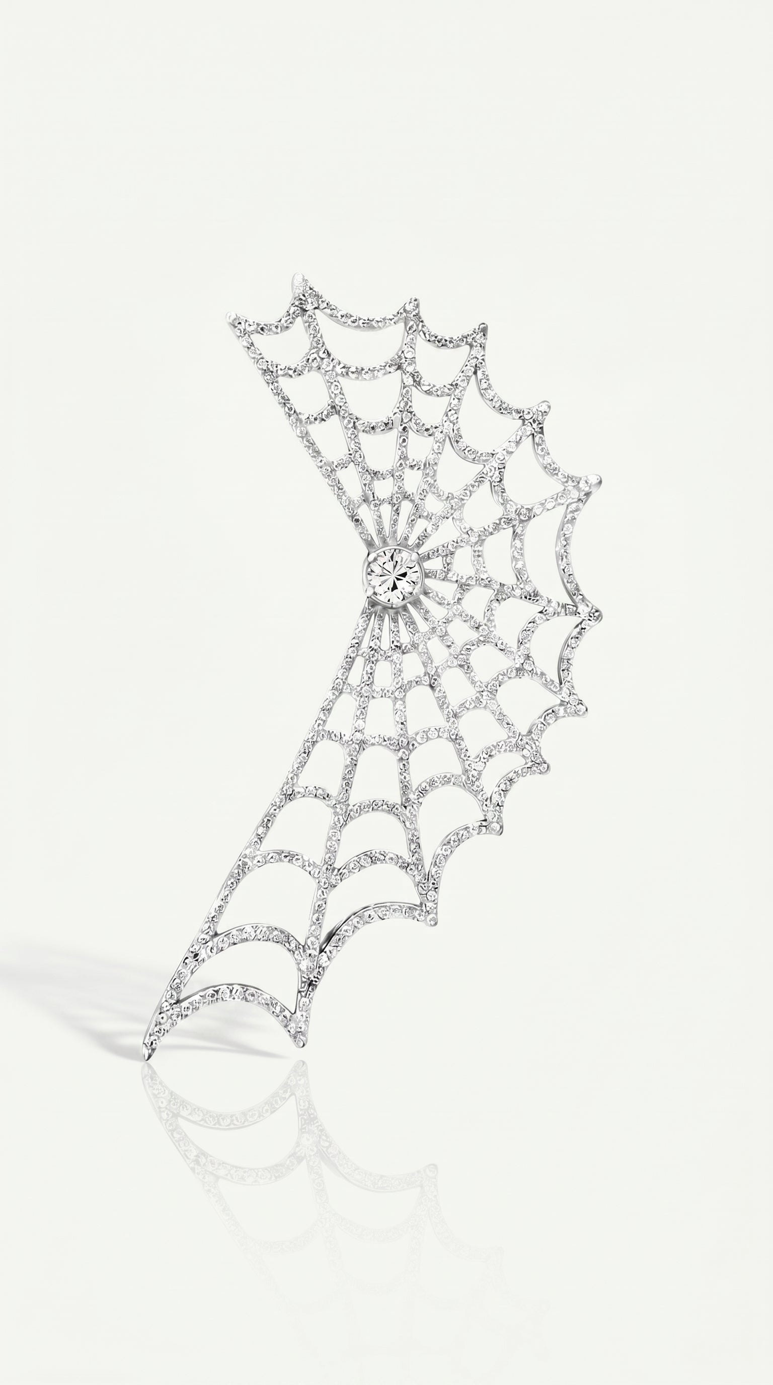 Arachnea Aurea - Web of love Diamond Ear Cuff
