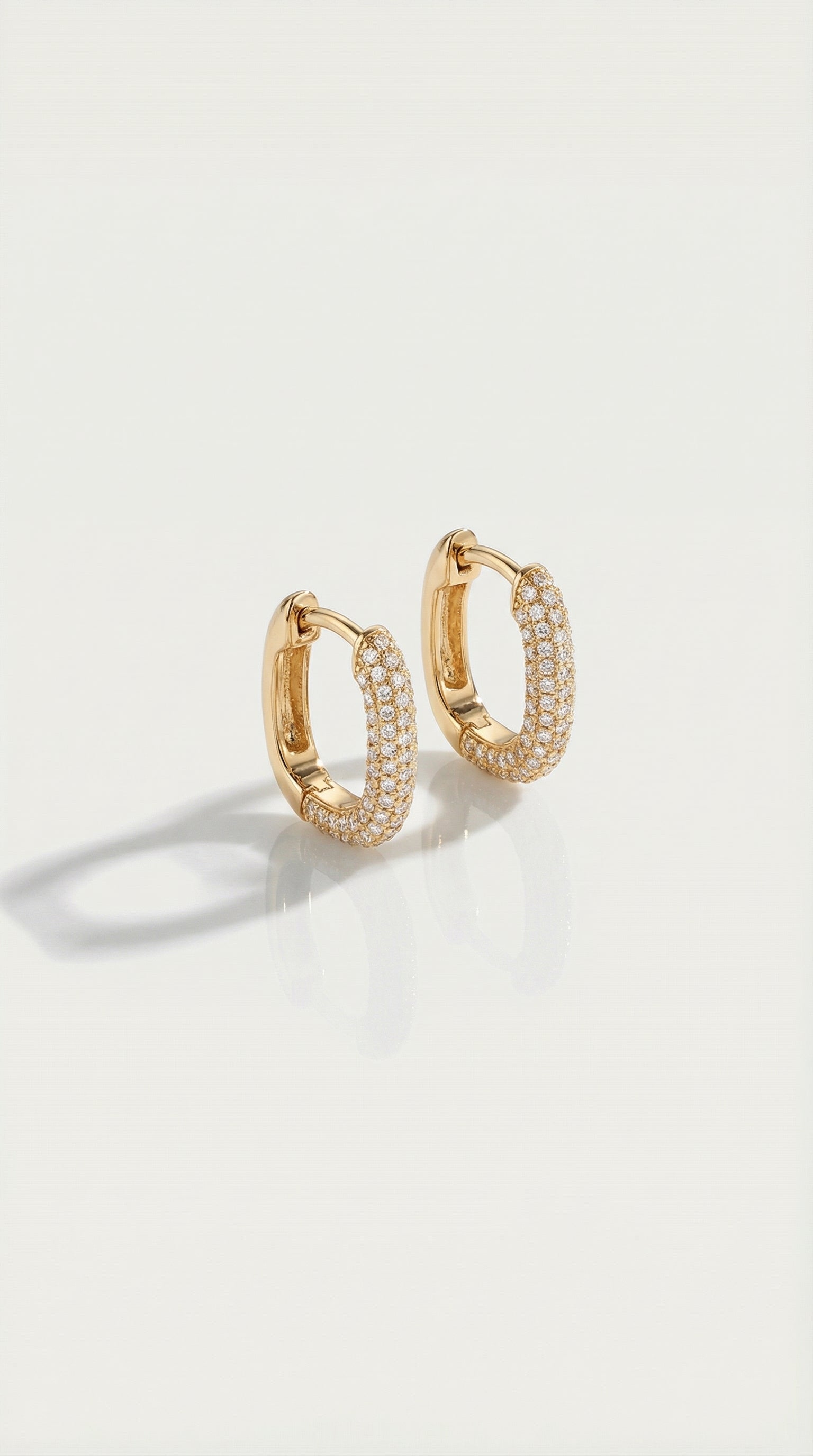 Levendi Essentials - Mini U shape Diamonds pavé Hoops