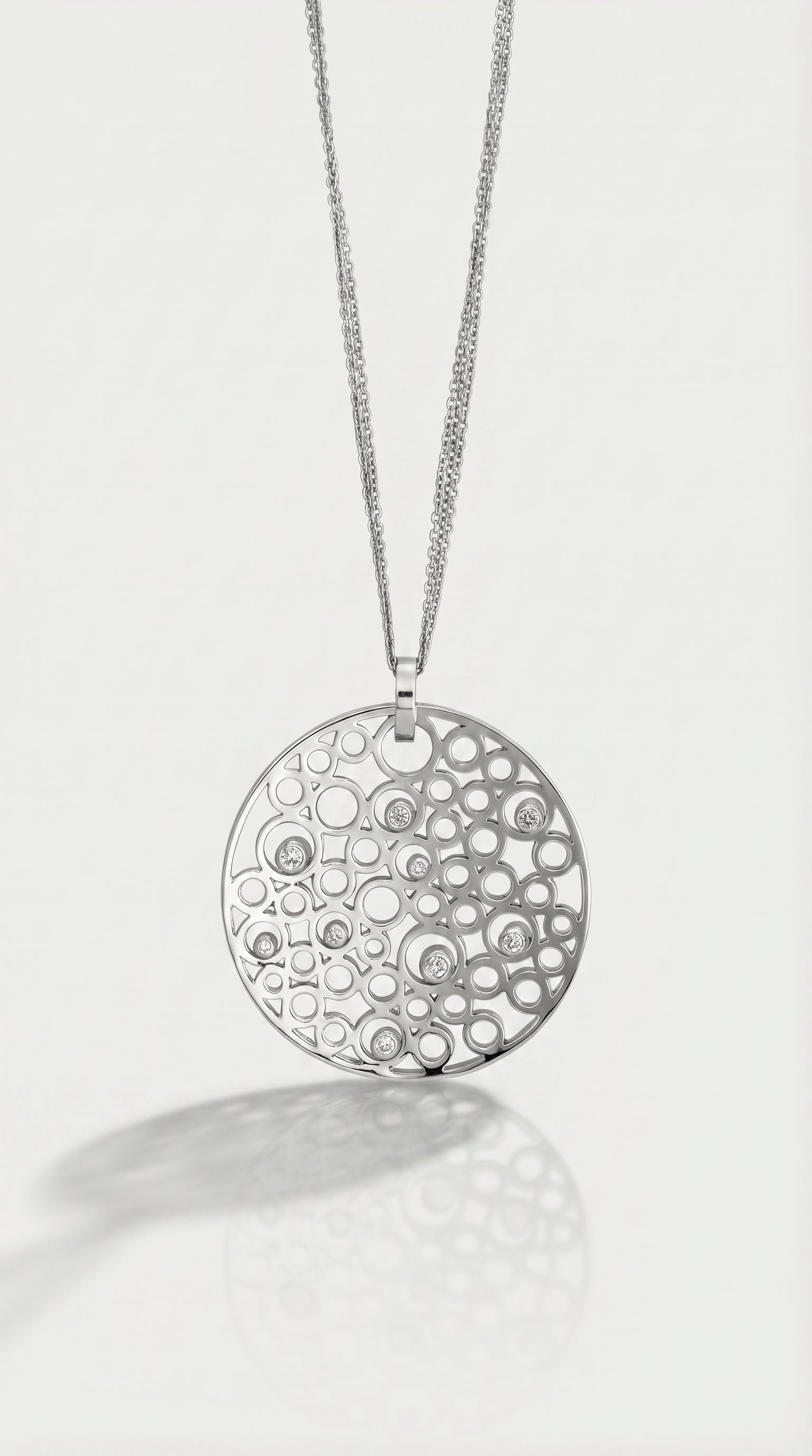 Etoile Circle Diamond Pendant