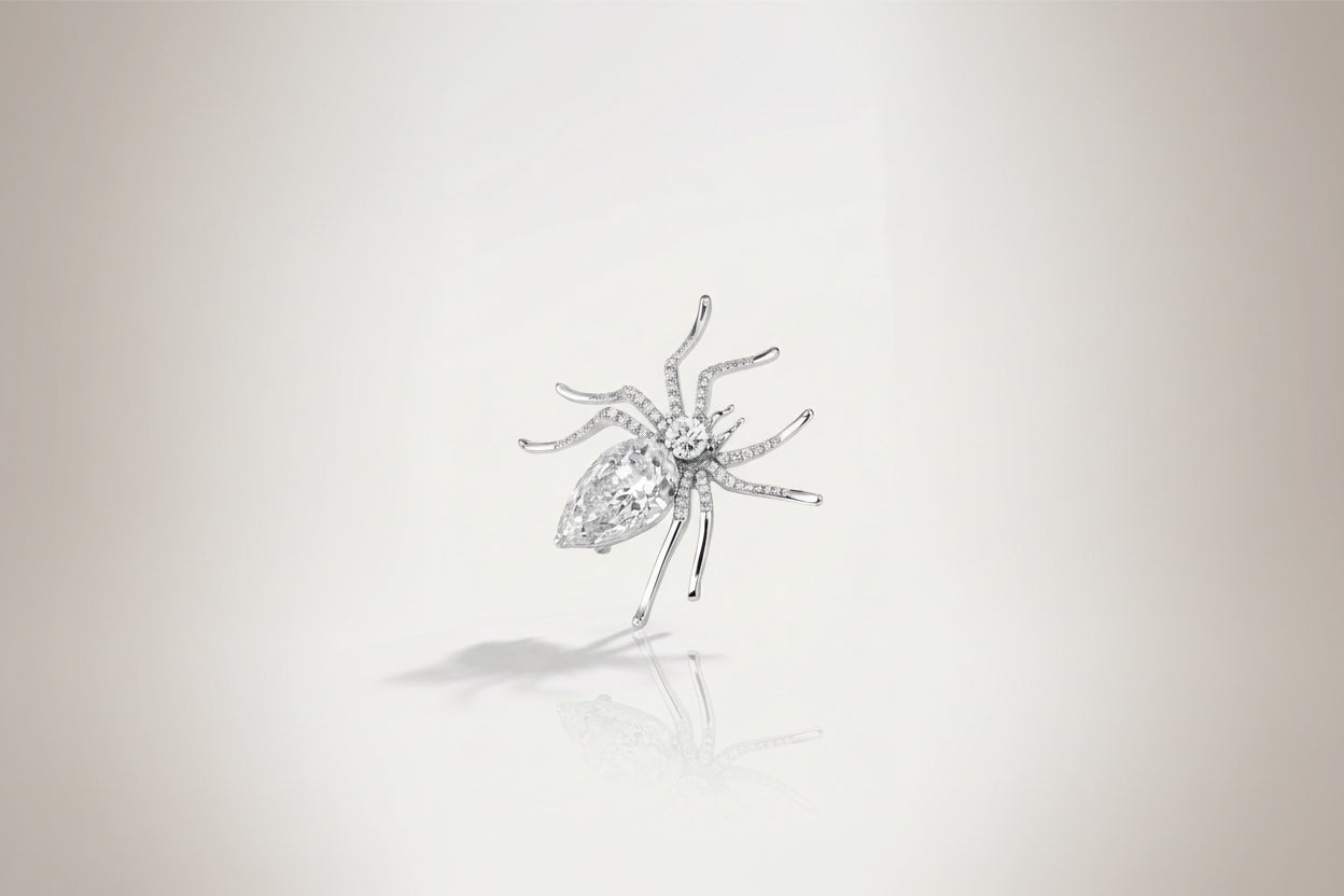 Arachnea Aurea - Web of love Diamond Ear Stud