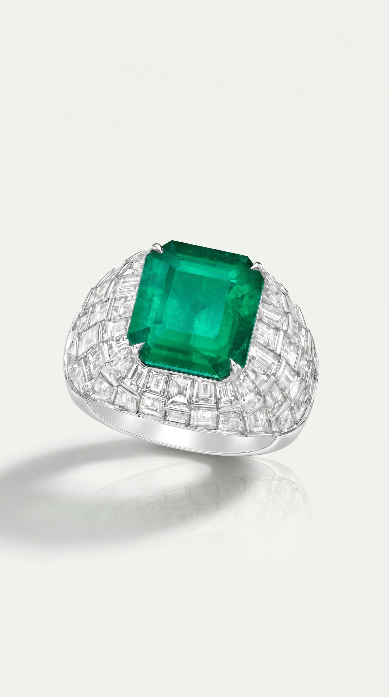 EMERALD & DIAMOND RING