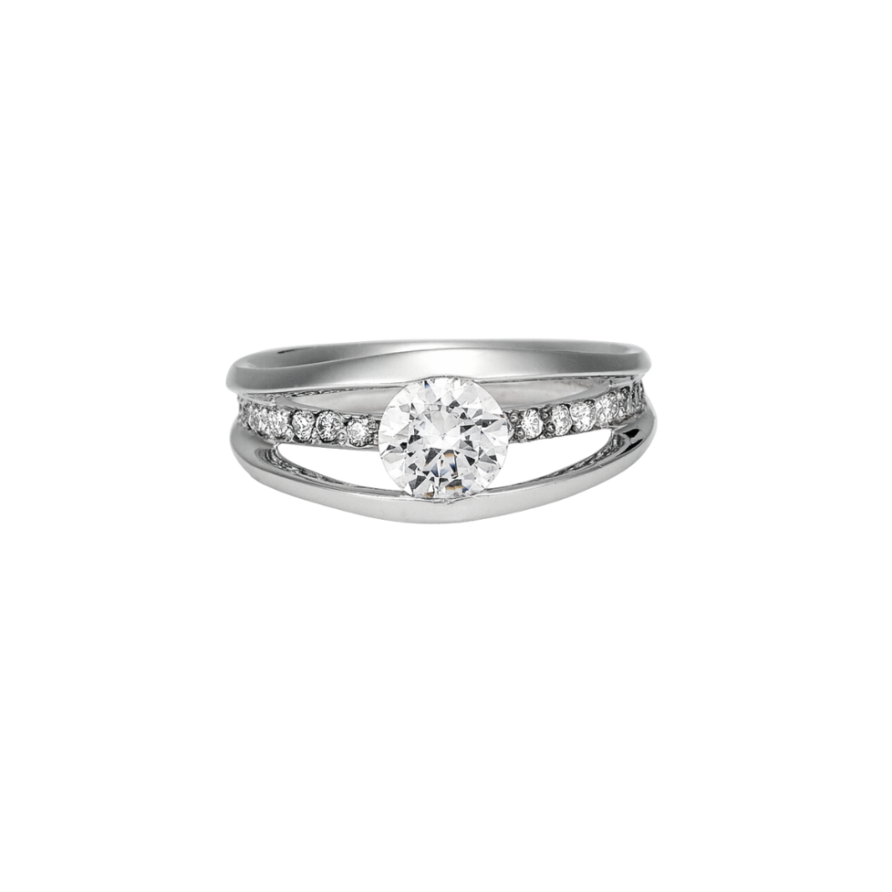 The Ellipse Iconic Round Brilliant Cut Engagement Ring