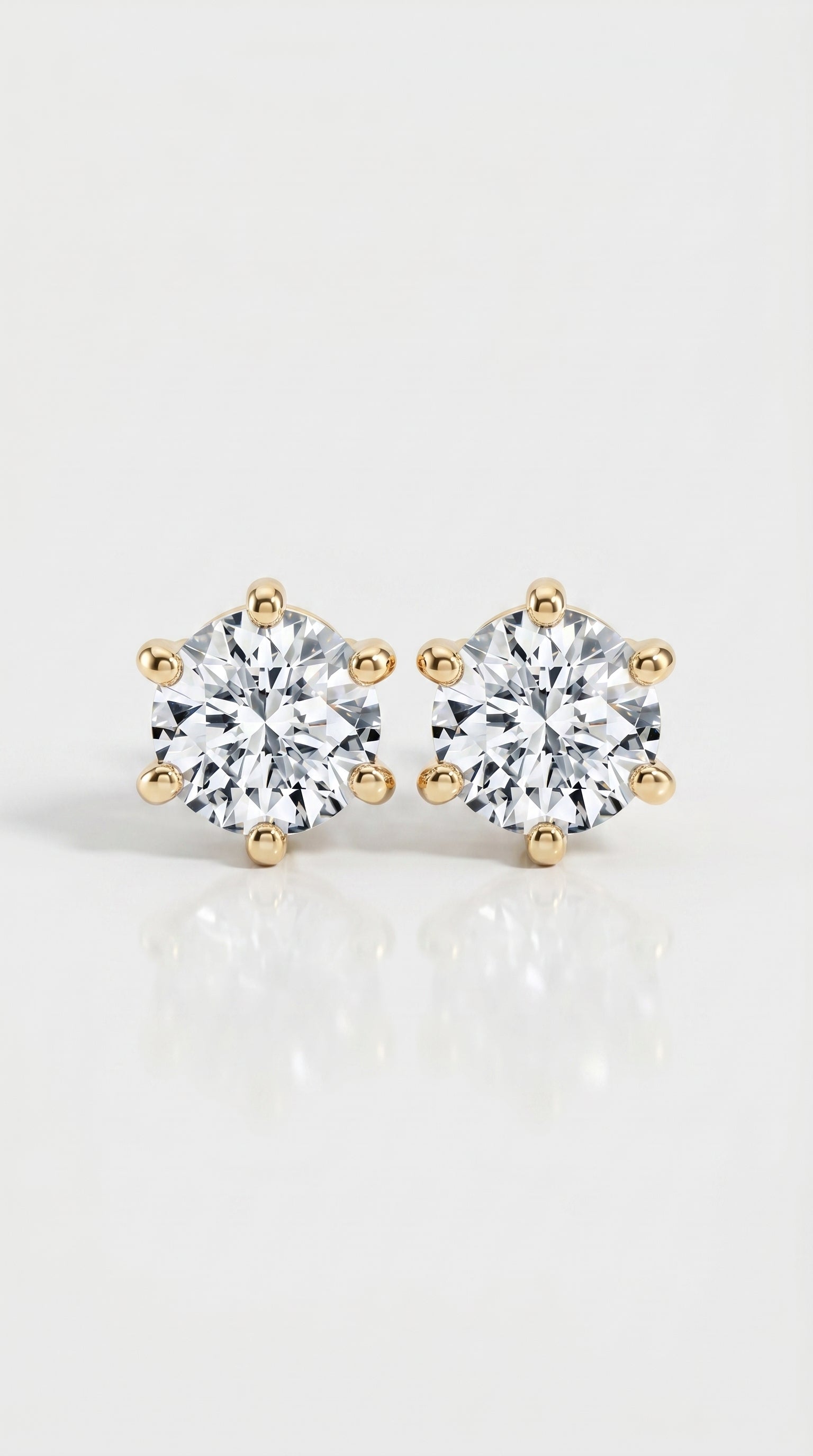 Classic Levendi 6 Claws Diamond Studs