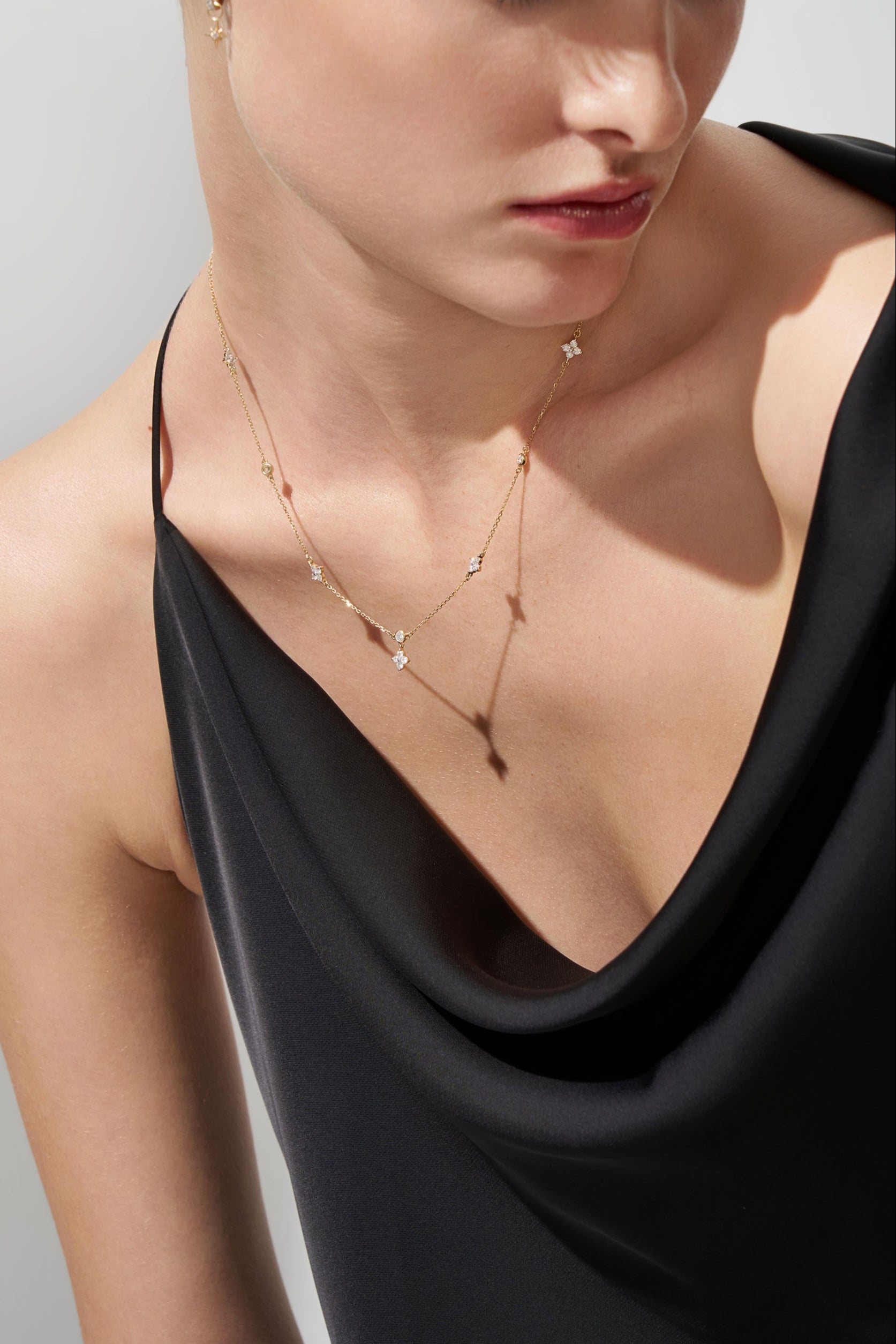 Flora Claw set Diamond Necklace 0.90 ct