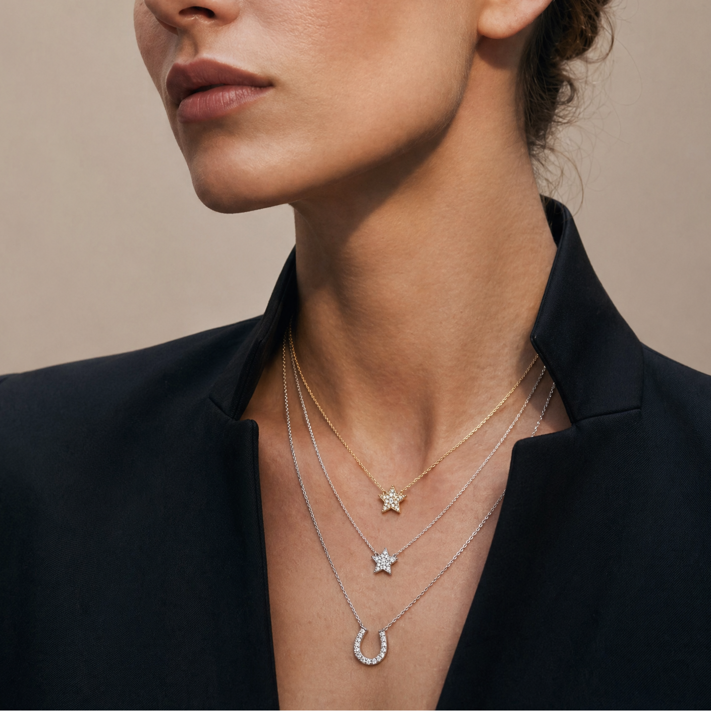 Levendi Essentials - Lucky Horse Shoe Pendant