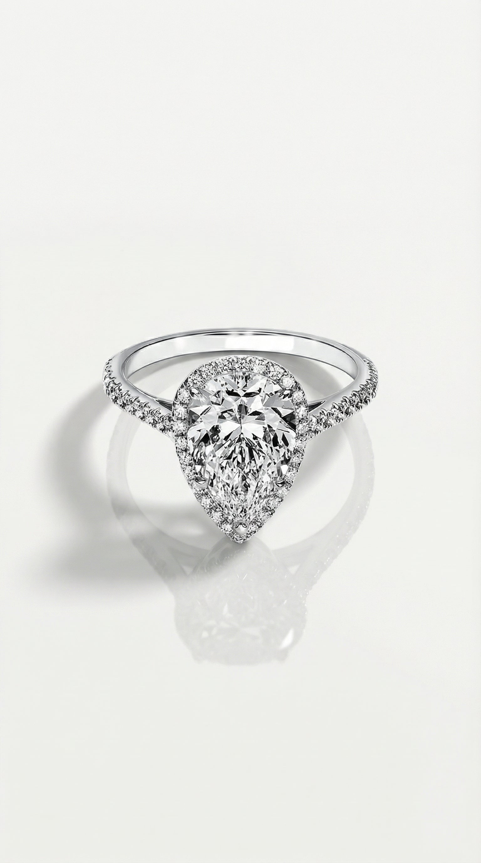 Levendi Classic - Pear Halo Engagement Ring