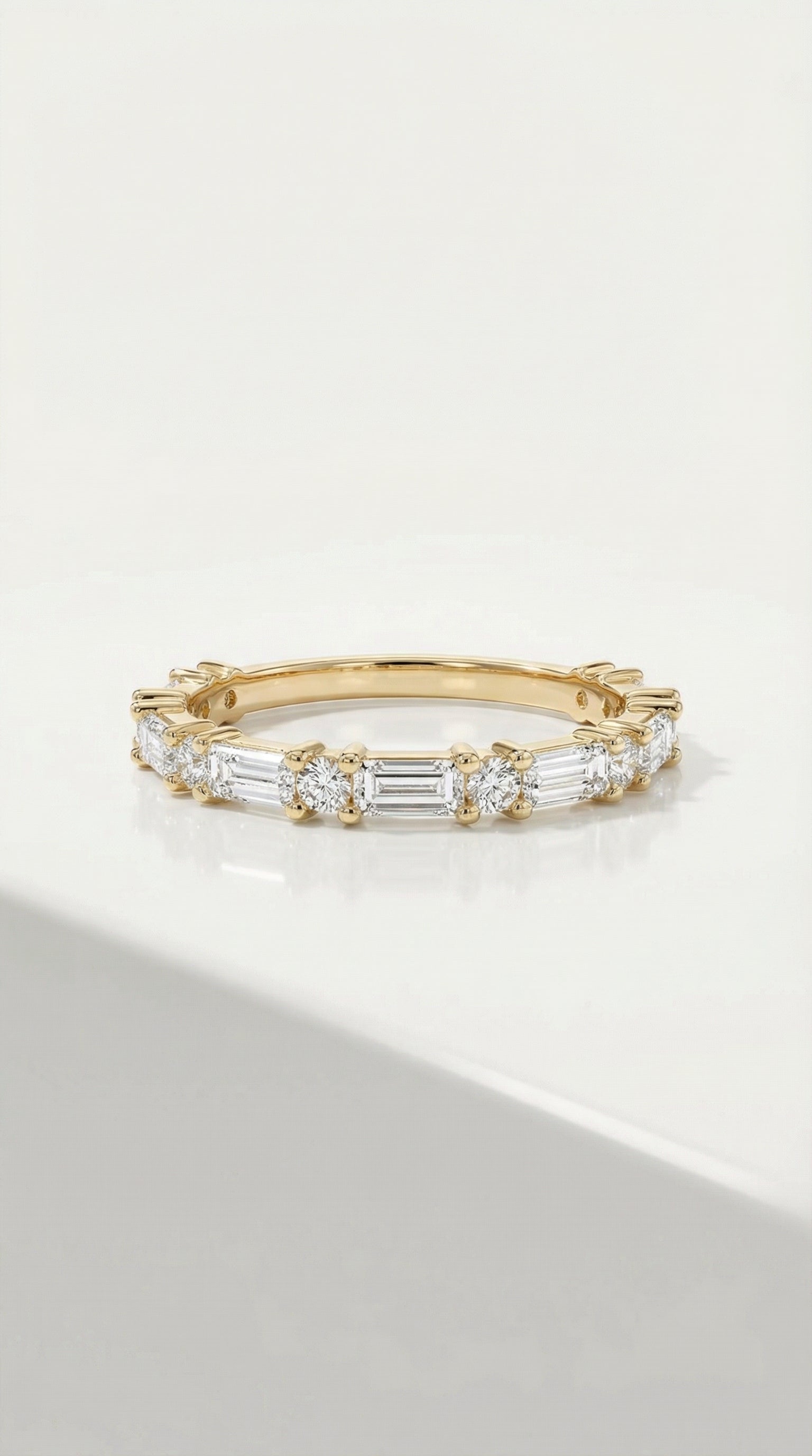 Wedding Band - Baguette & Round Diamonds Claw Set