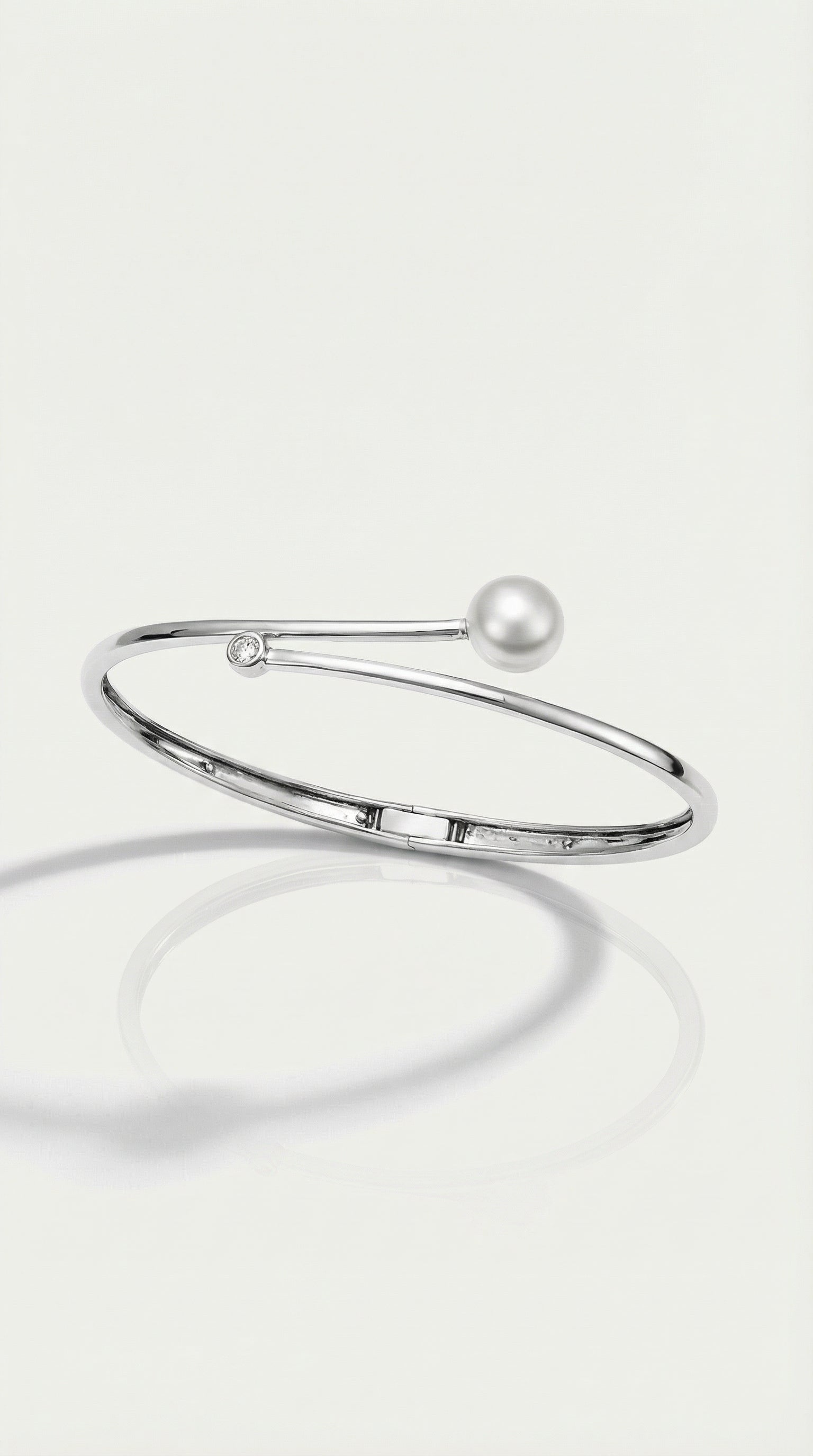 The Flow - Diamond and Pearl Bangle