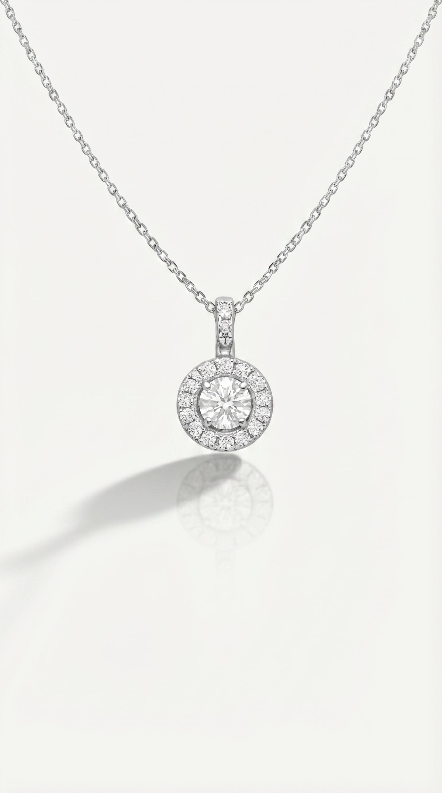 Classic - Round Brilliant Cut Halo Diamond Pendant