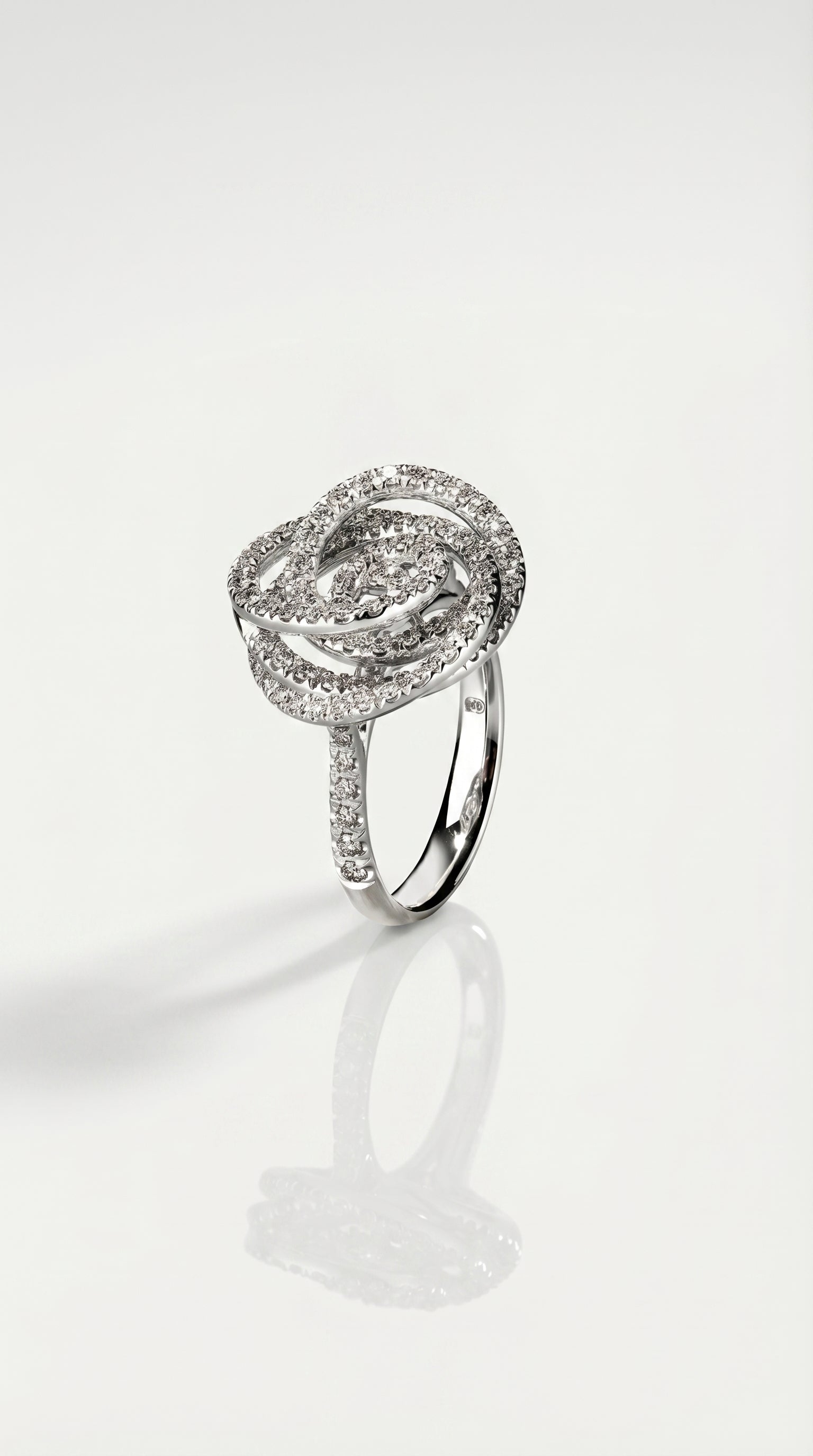 Swirl Diamonds Ring
