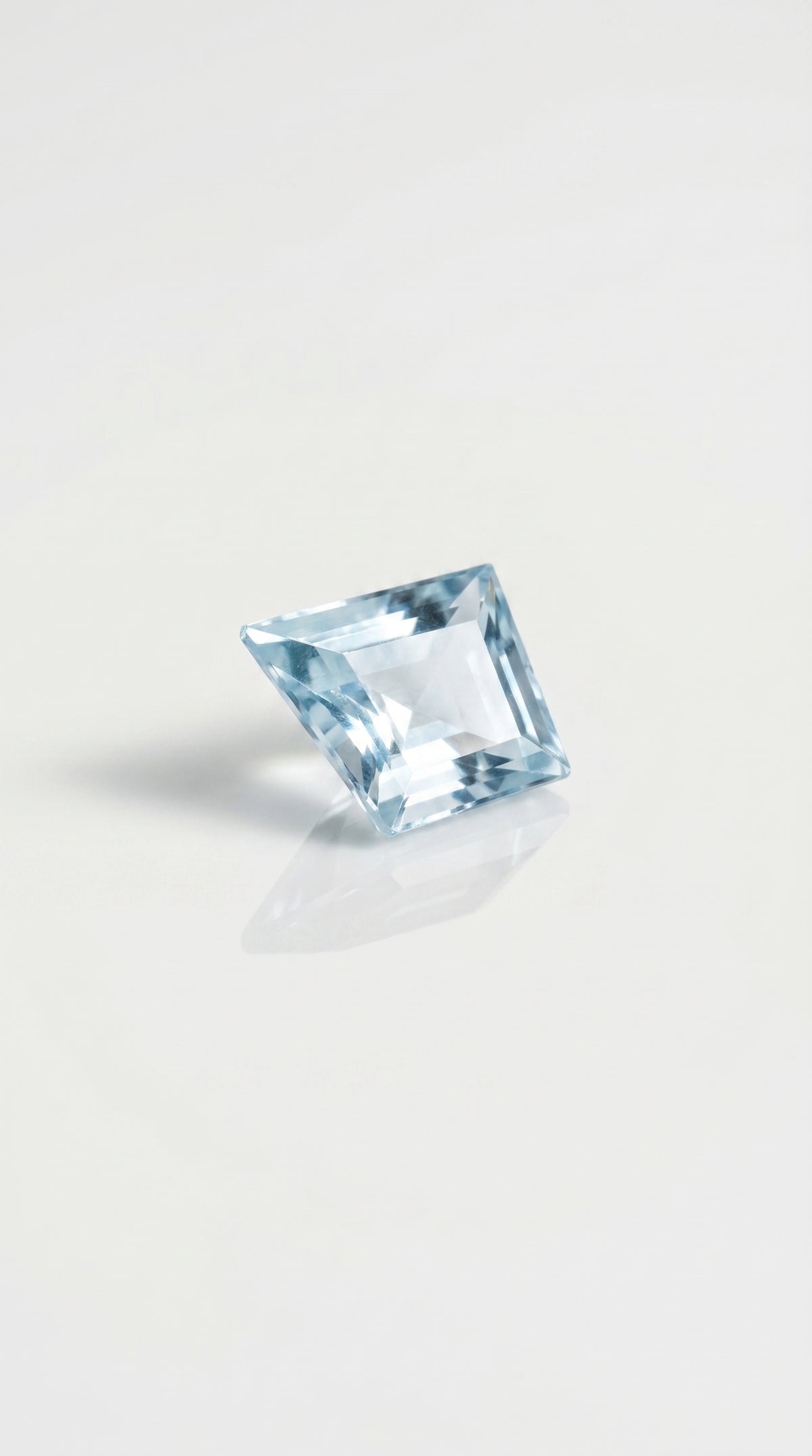 Loose Gemstone - Kite Cut Aquamarine 2.10ct — Levendi Jewellers
