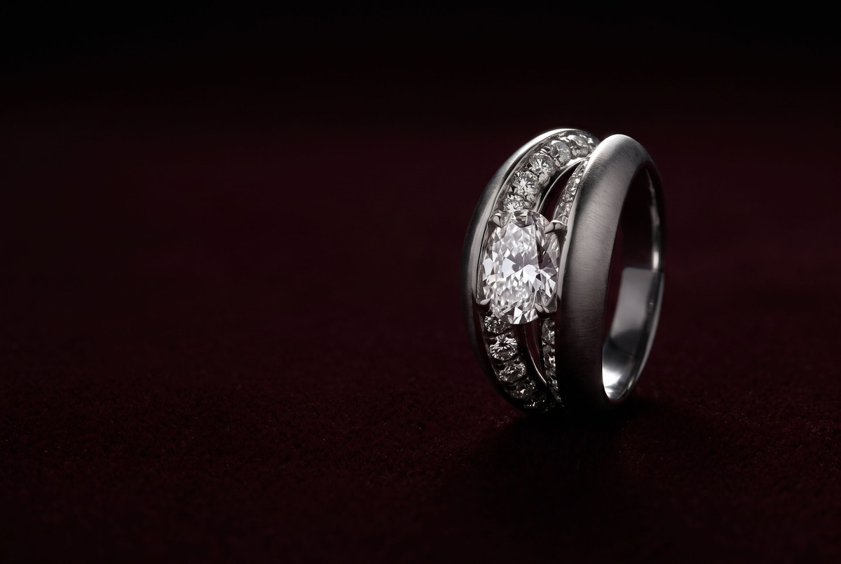 The Oyster Design Award Winning Diamond Ring — Levendi Jewellers, hero