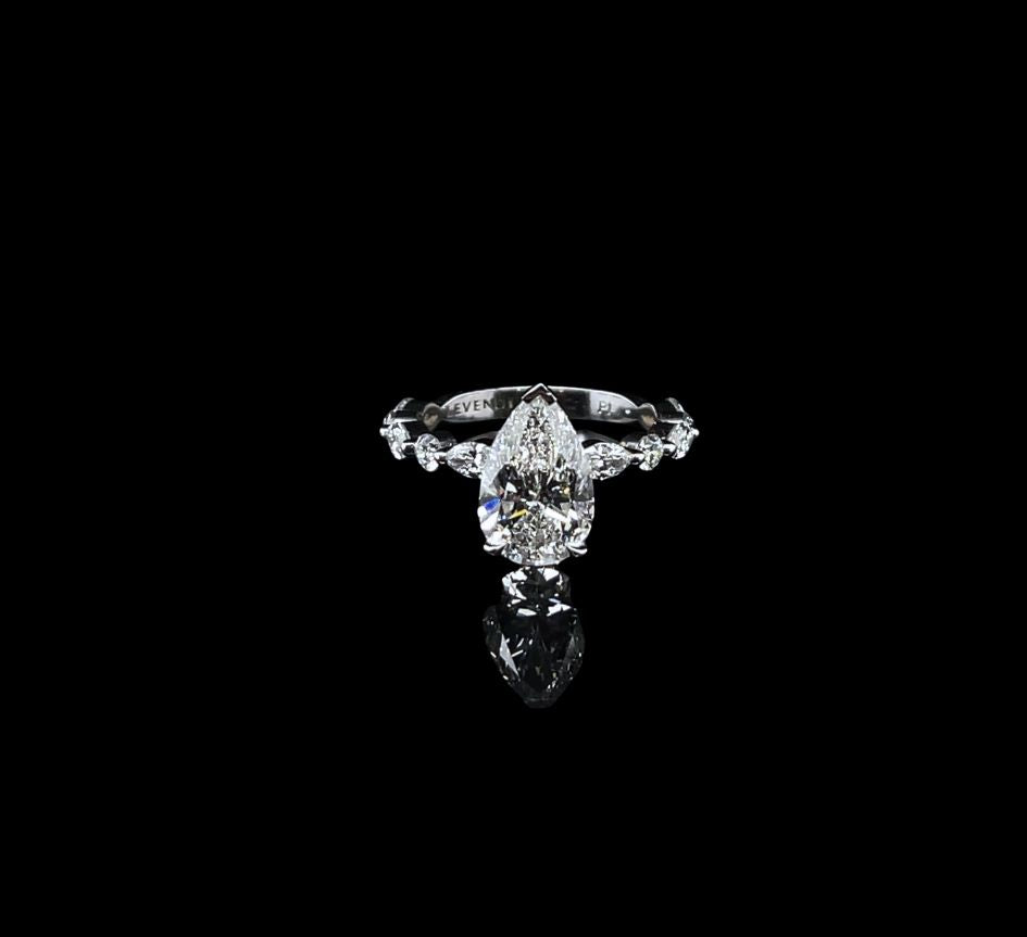 Pear cut 2.14 CT Engagement Ring - Lab Grown