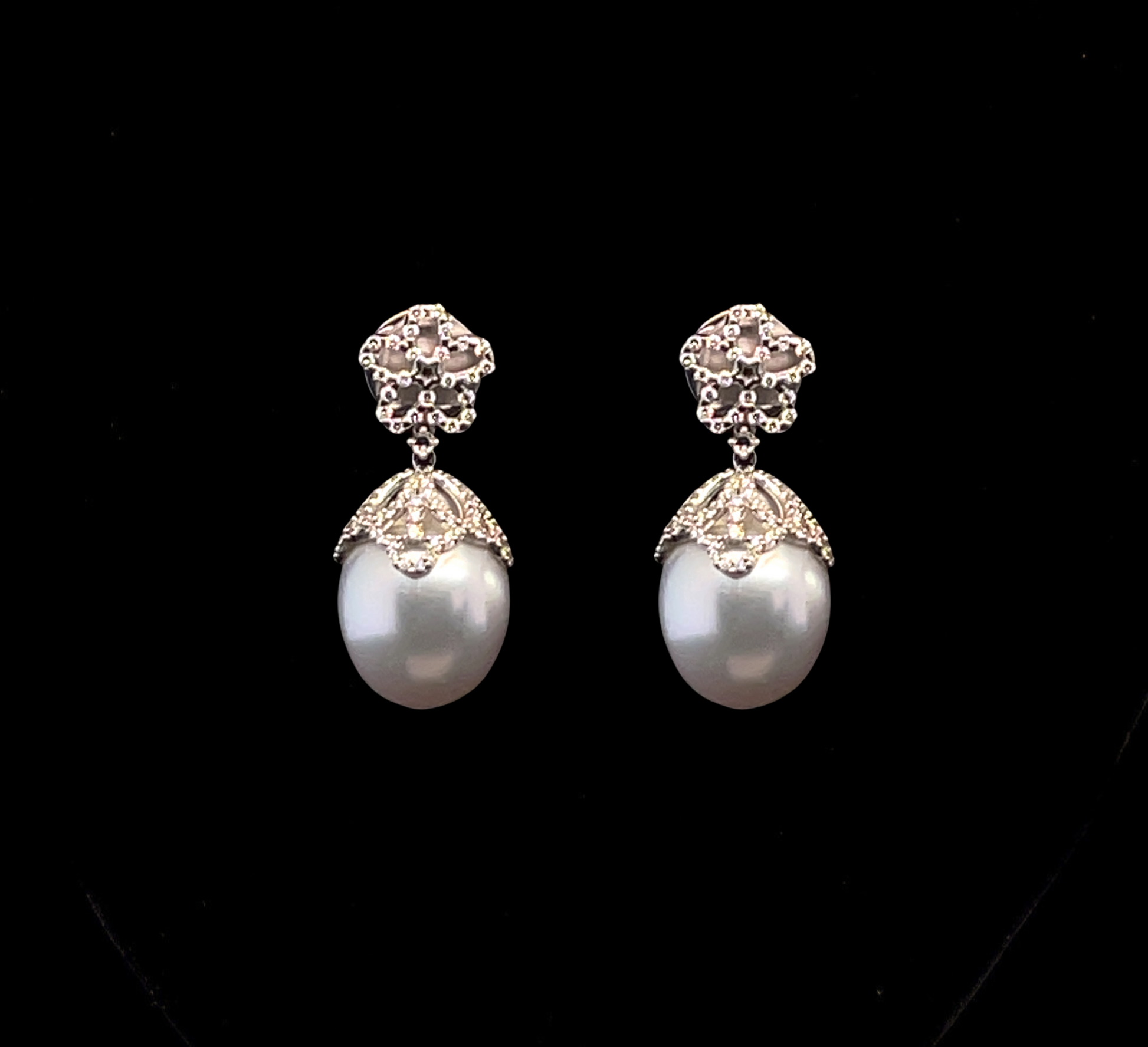 Victorian Treasure - Australian South Sea Pearls 16 mm