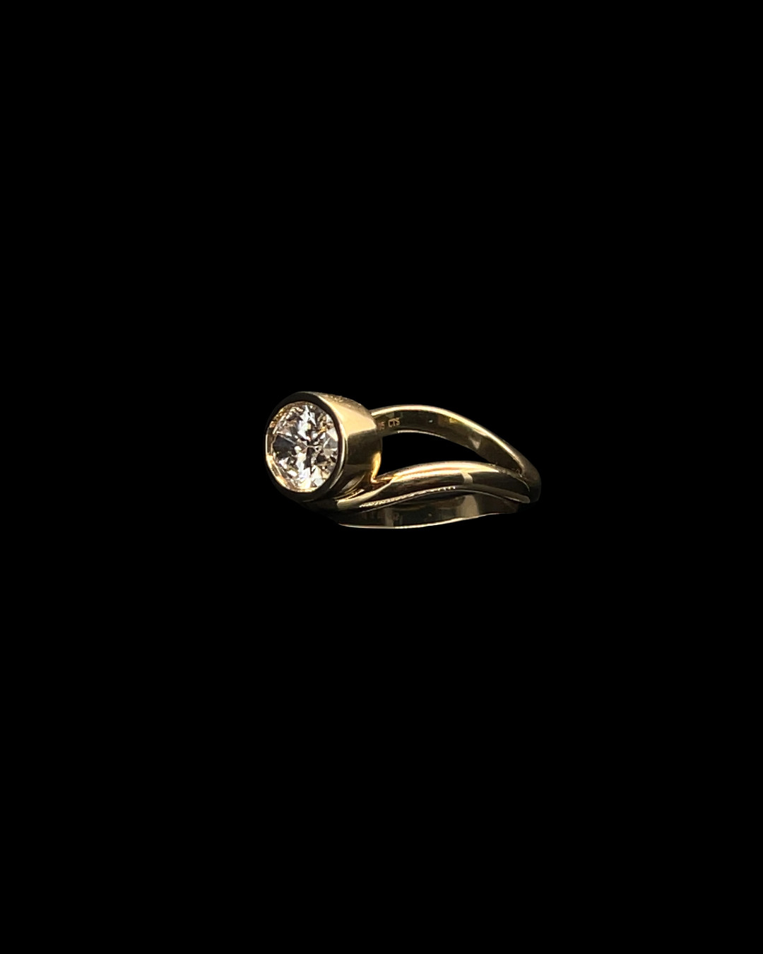 Lab Grown - Oval Cut 2.05 CT Engagement Ring