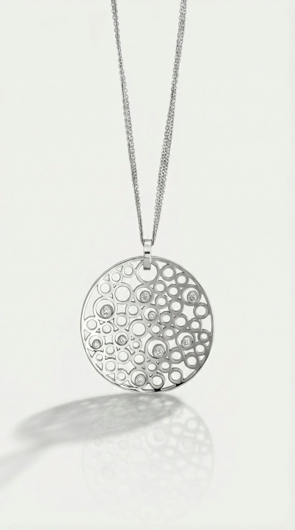Etoile Circle Diamond Pendant