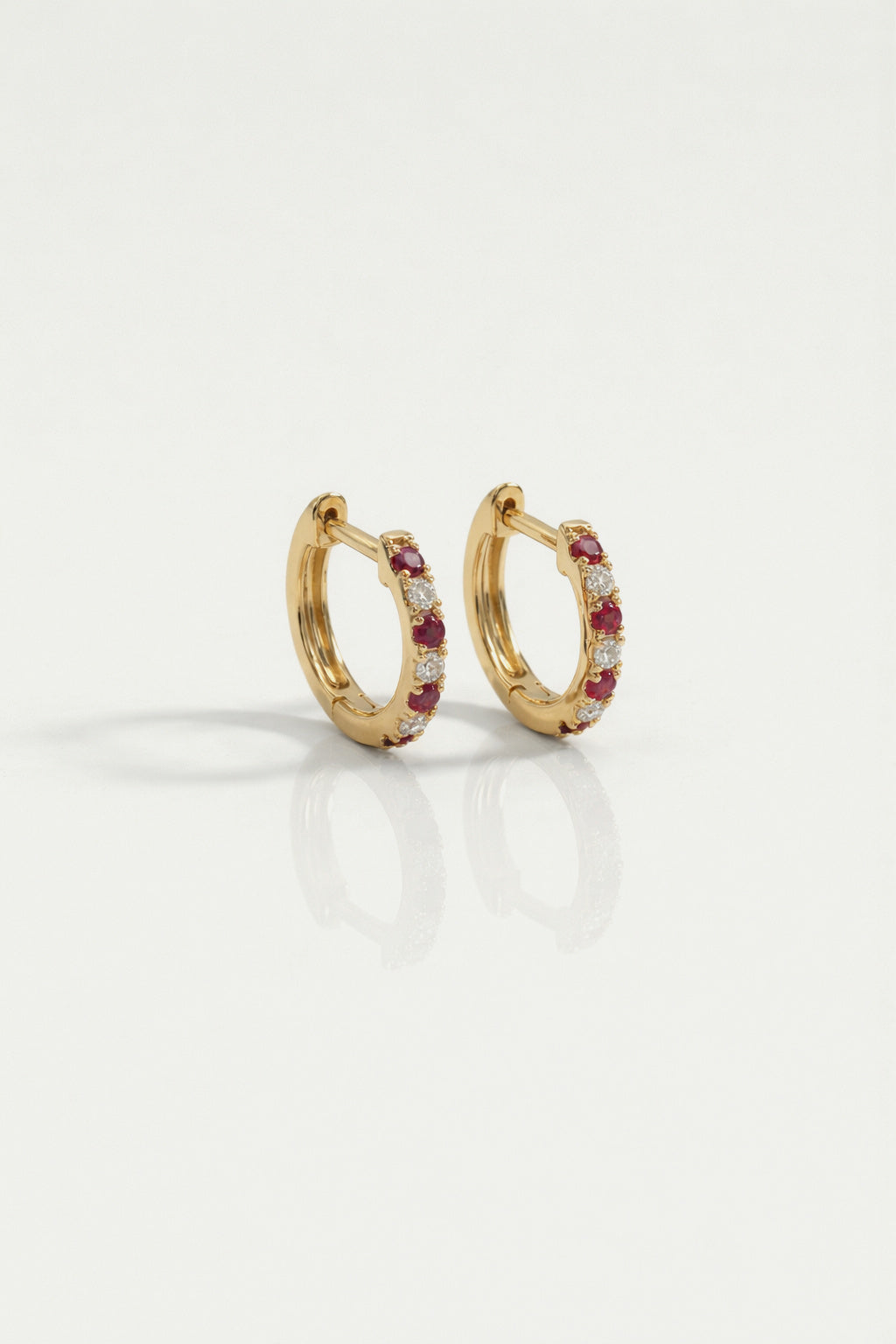 Levendi Essentials - Mini Rubies & Diamonds Huggies