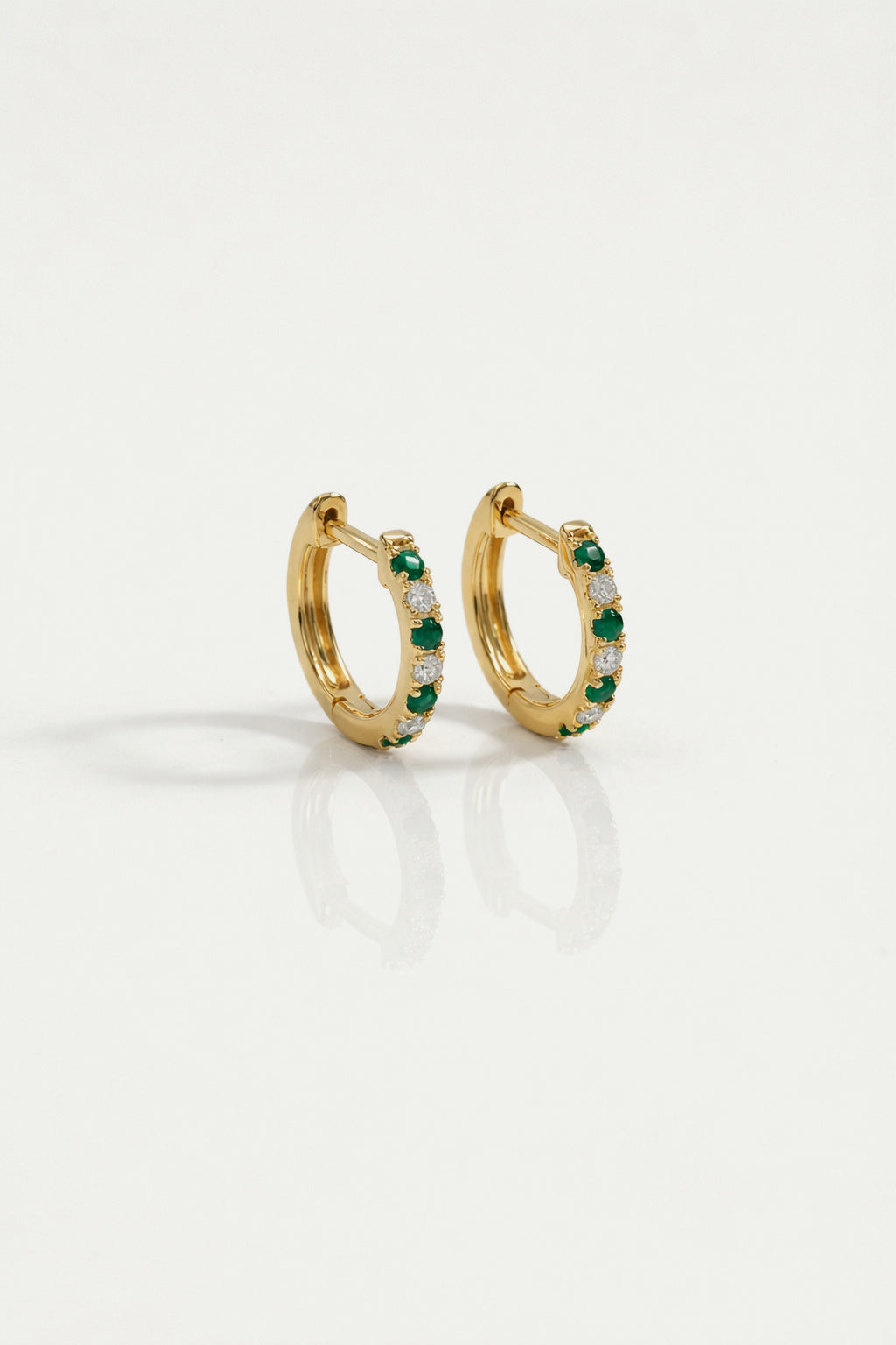 Levendi Essentials - Mini Emerald & Diamonds Huggies