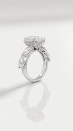 The Pénte - Platinum Diamond Ring