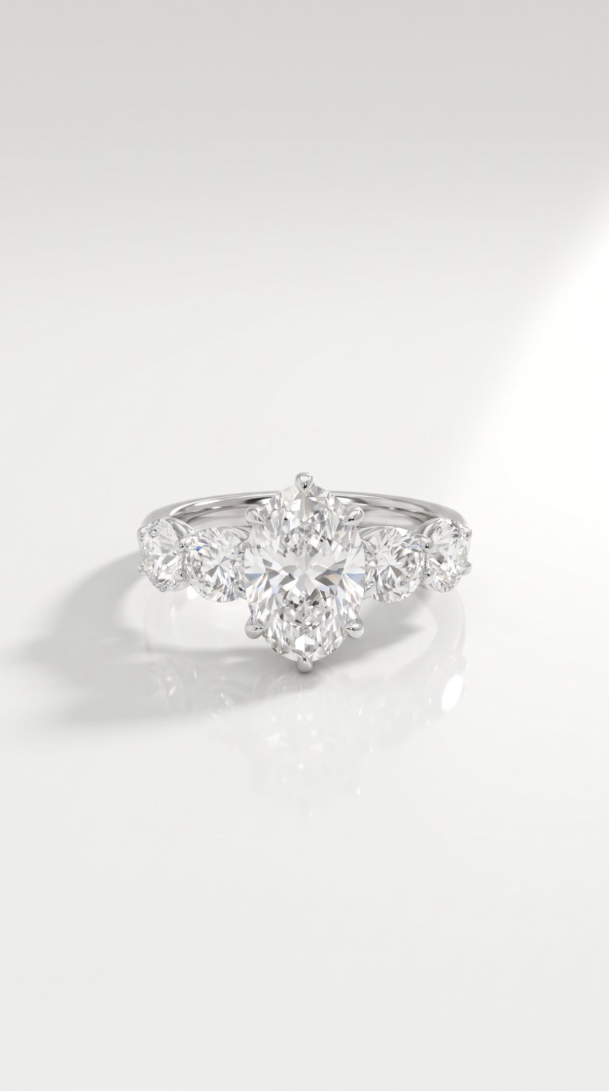 The Pénte - Platinum Diamond Ring