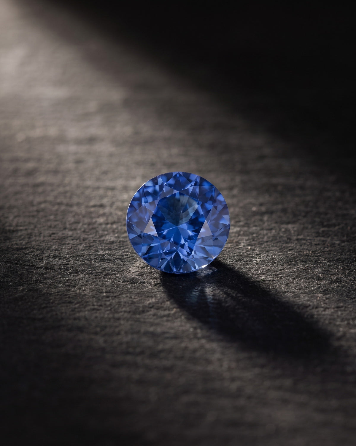Loose Gemstone - Round Brilliant Cut Blue Ceylon Sapphire 4.14ct — Levendi Jewellers