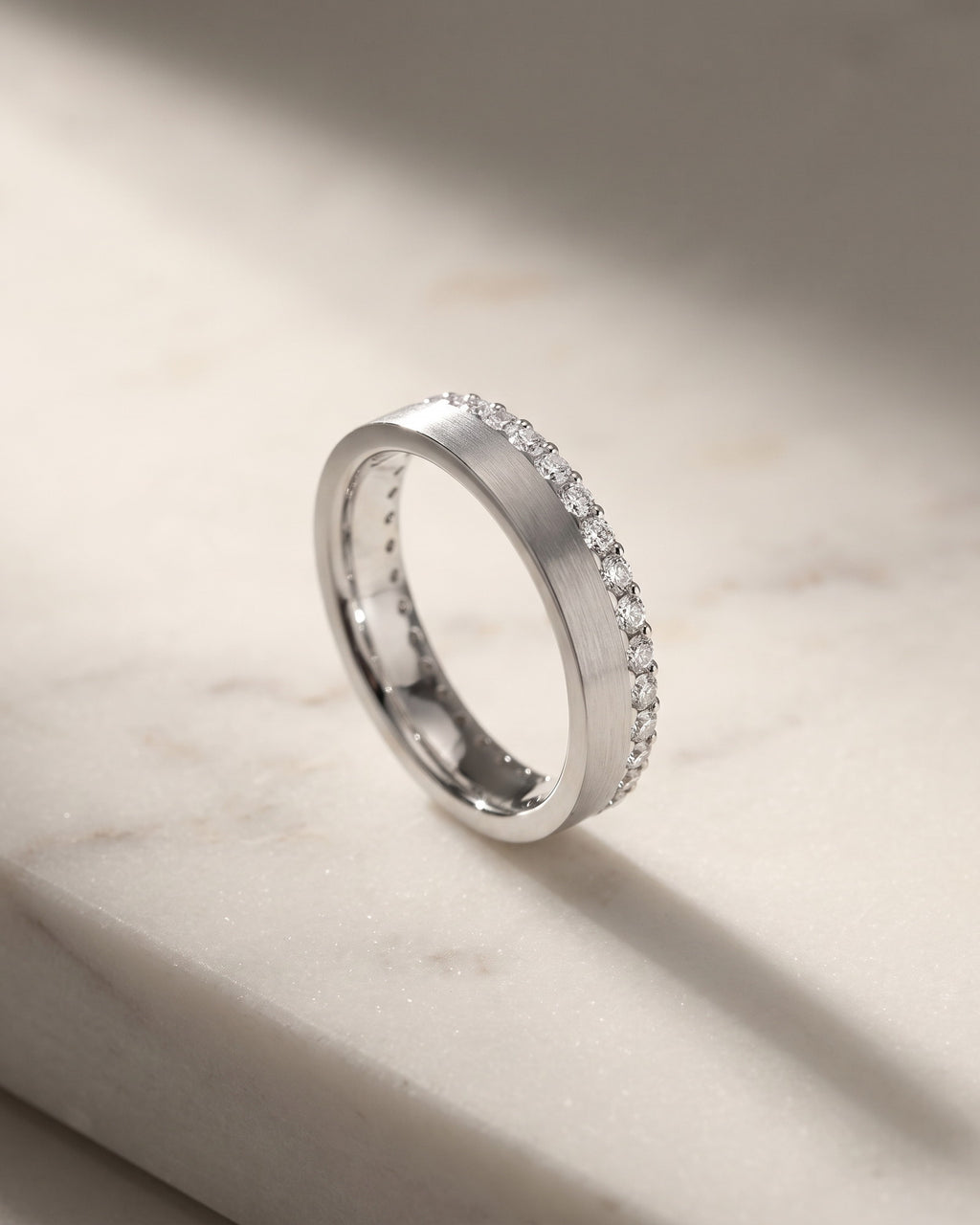 Single Row Diamond Edge Set Ring — Levendi Jewellers