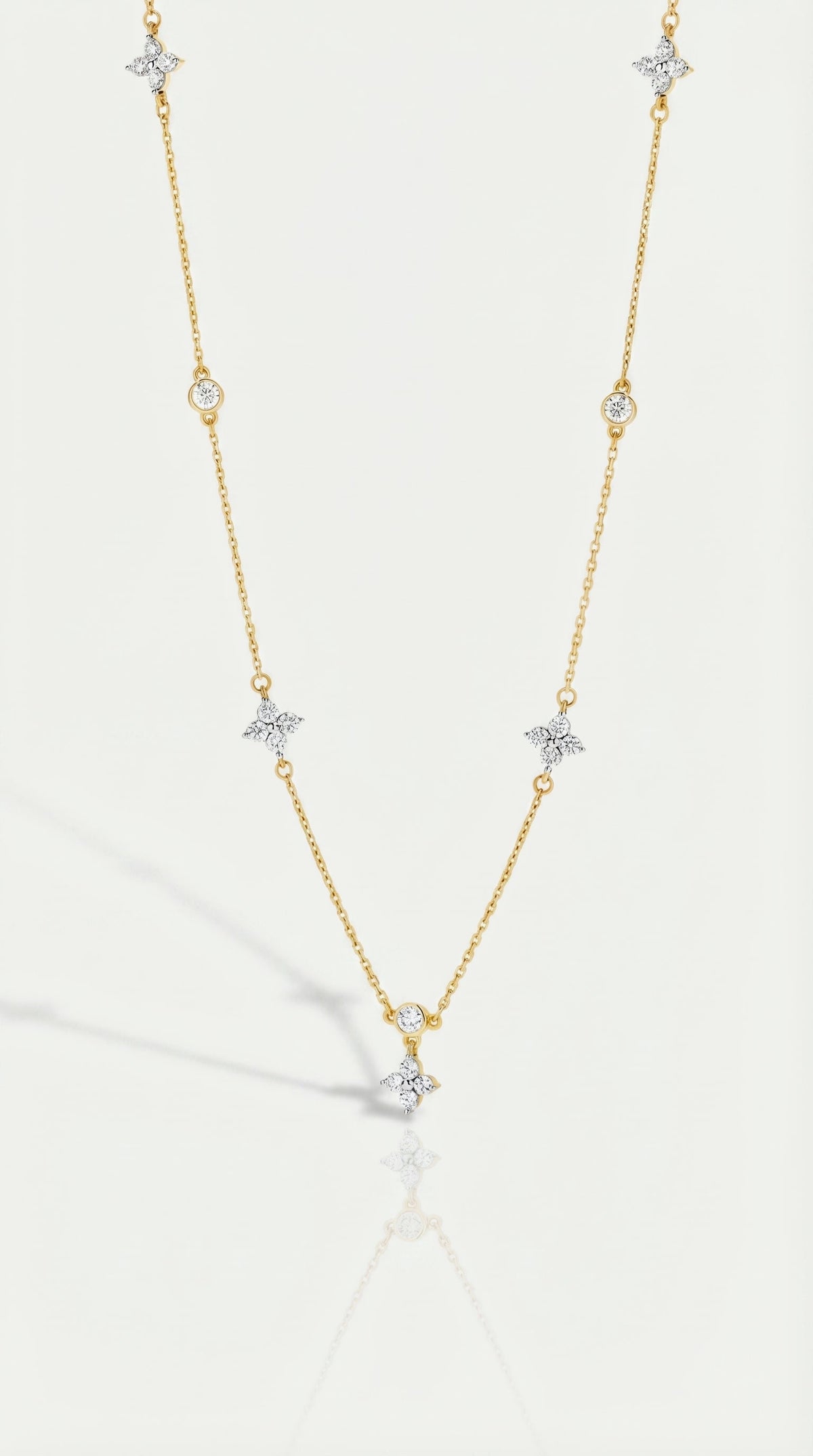 Flora Claw set Diamond Necklace 0.90 ct
