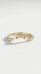 Wedding band - Baguette & Round Soft Curve